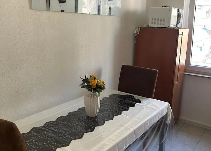 Barmen Stilvolle Zwei Lägenhet